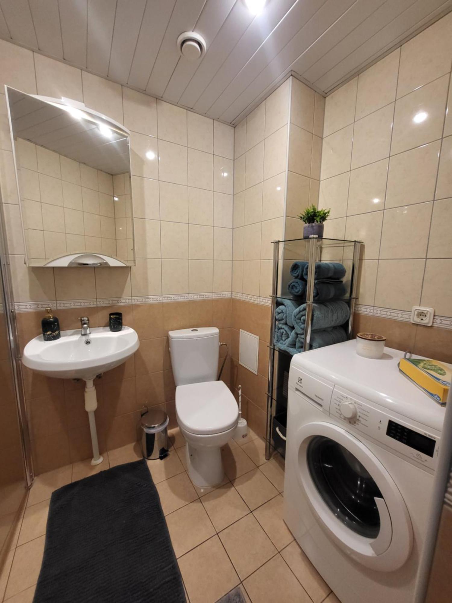 Long Holiday Apartment Kuressaare Bagian luar foto