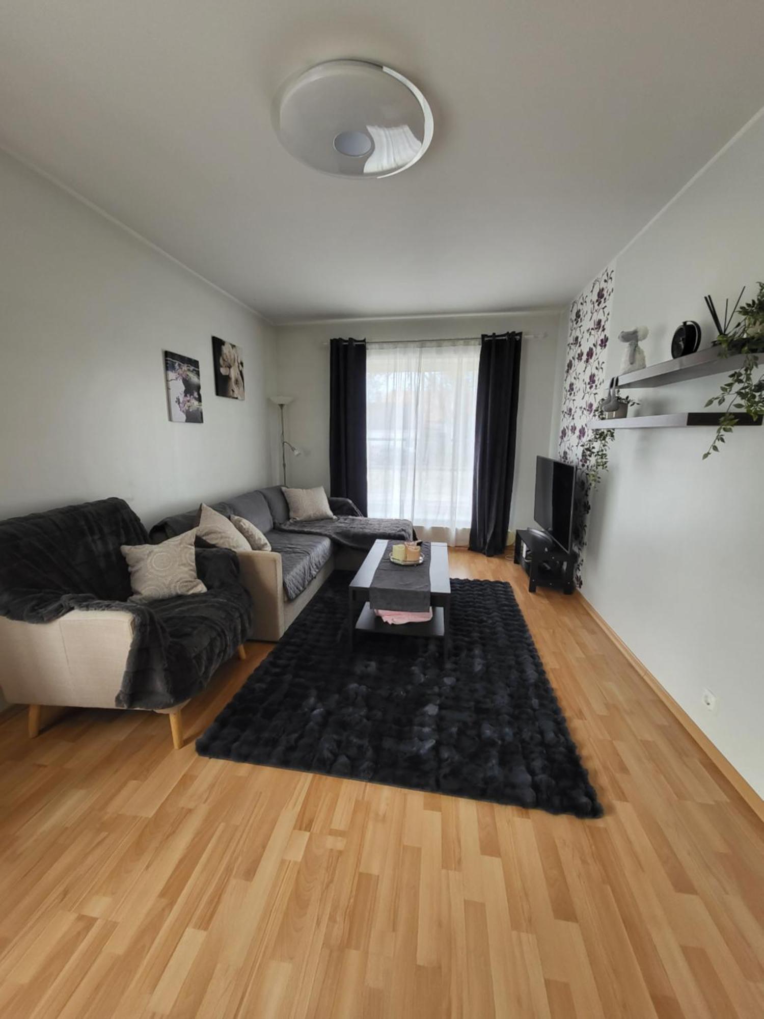 Long Holiday Apartment Kuressaare Bagian luar foto