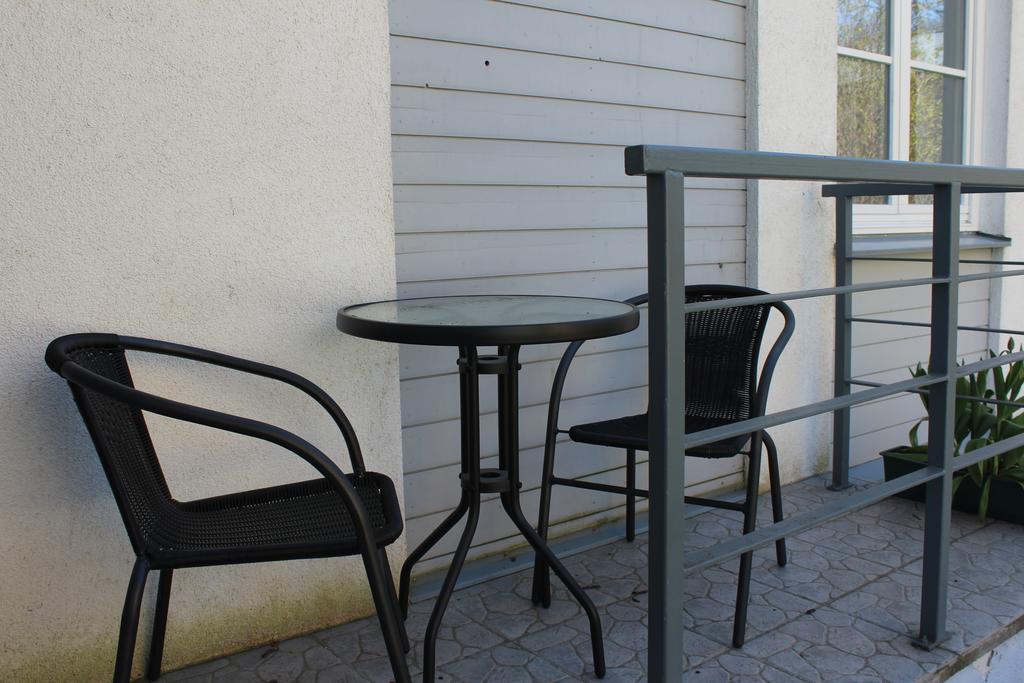 Long Holiday Apartment Kuressaare Bagian luar foto