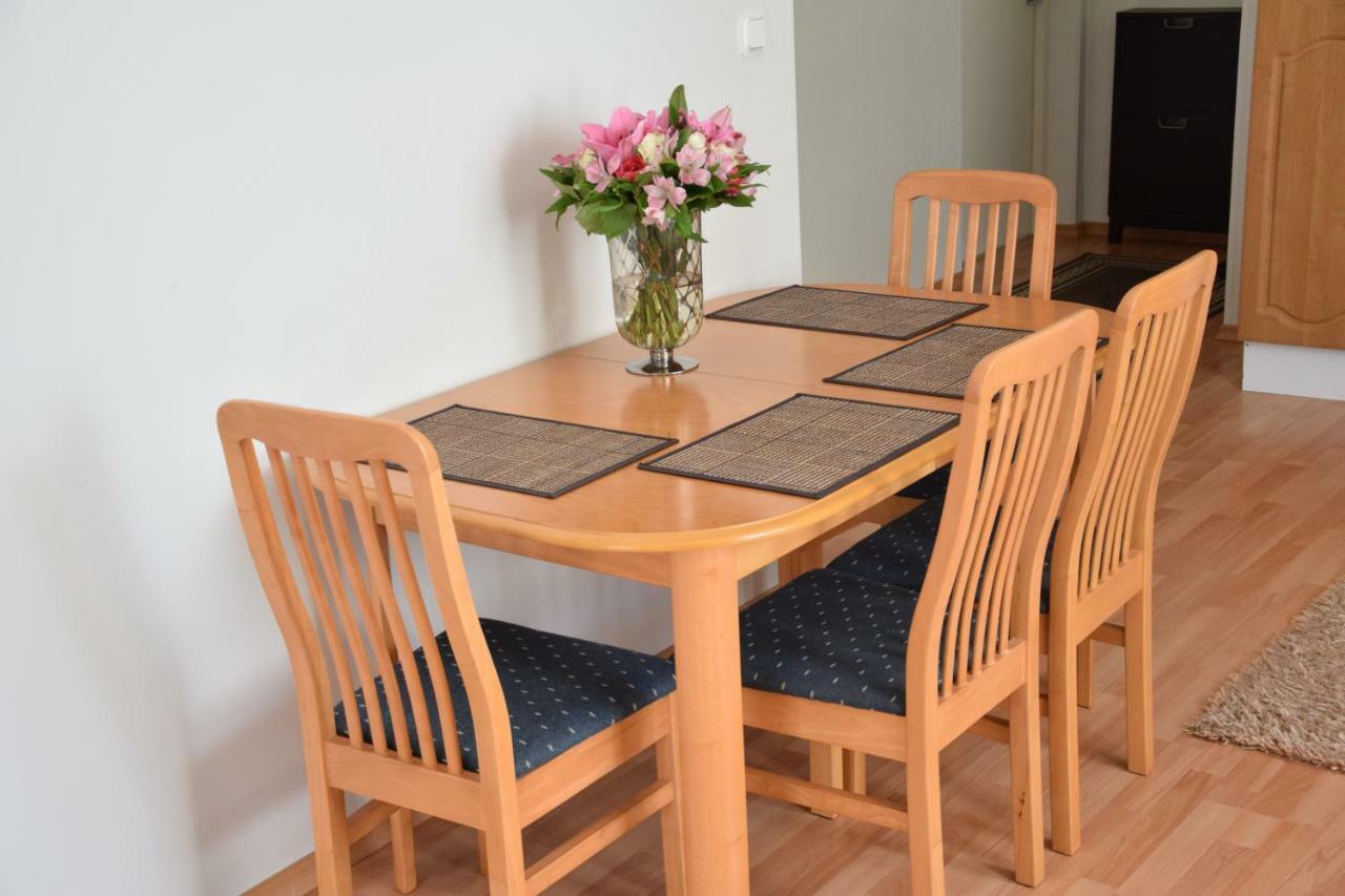 Long Holiday Apartment Kuressaare Bagian luar foto